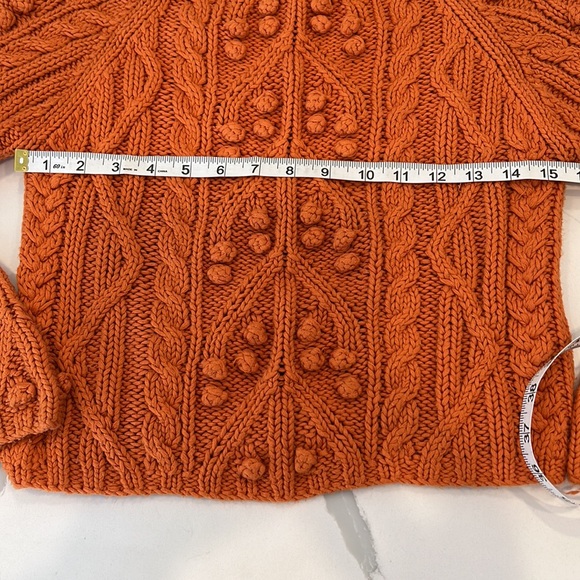 Pullover Burnt Orange Sweater Size M very short bodied 17”hits a few“ below boob - Picture 4 of 8